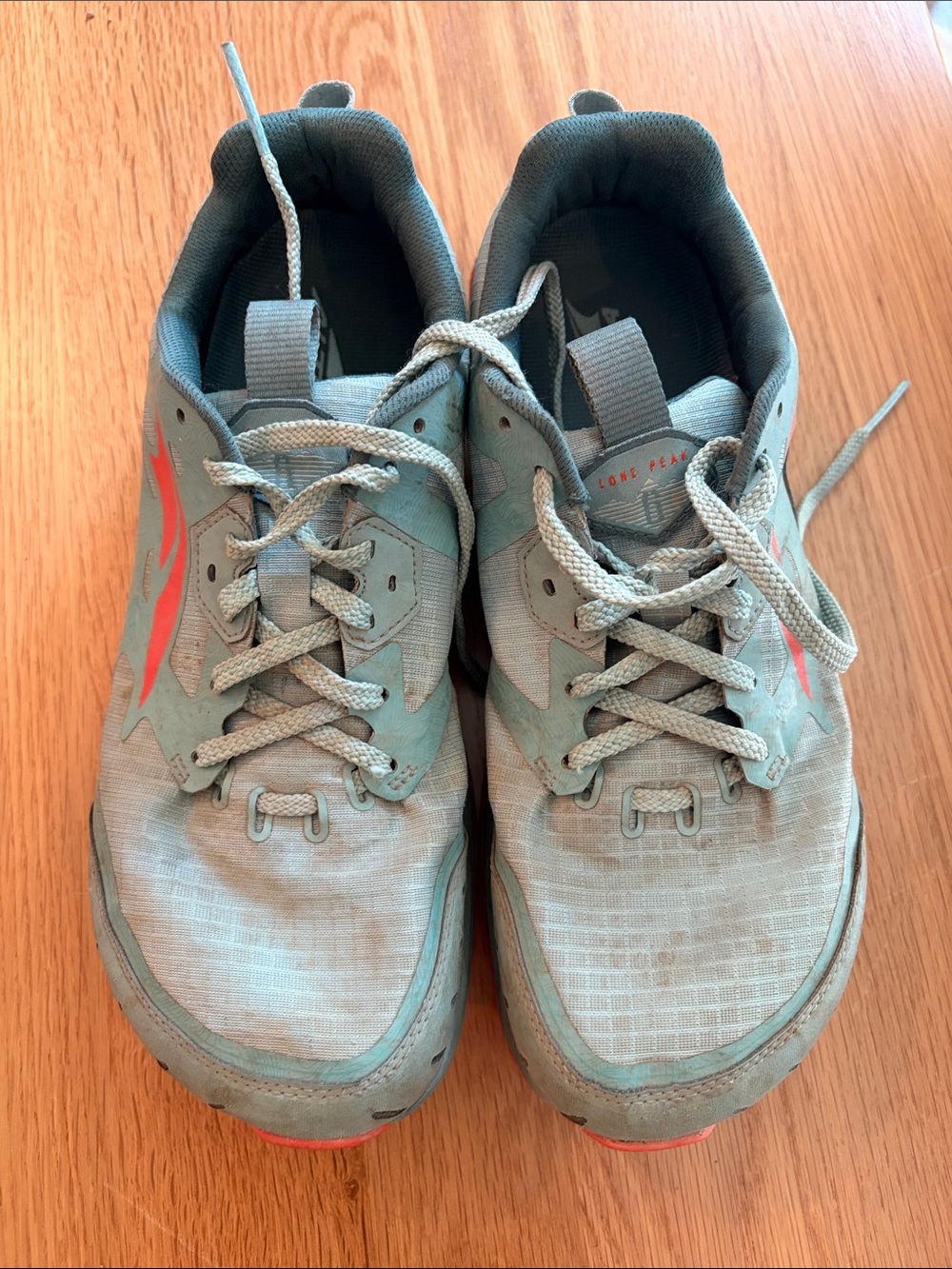 Altra Lone Peak 6 MaxTrac running shoes
